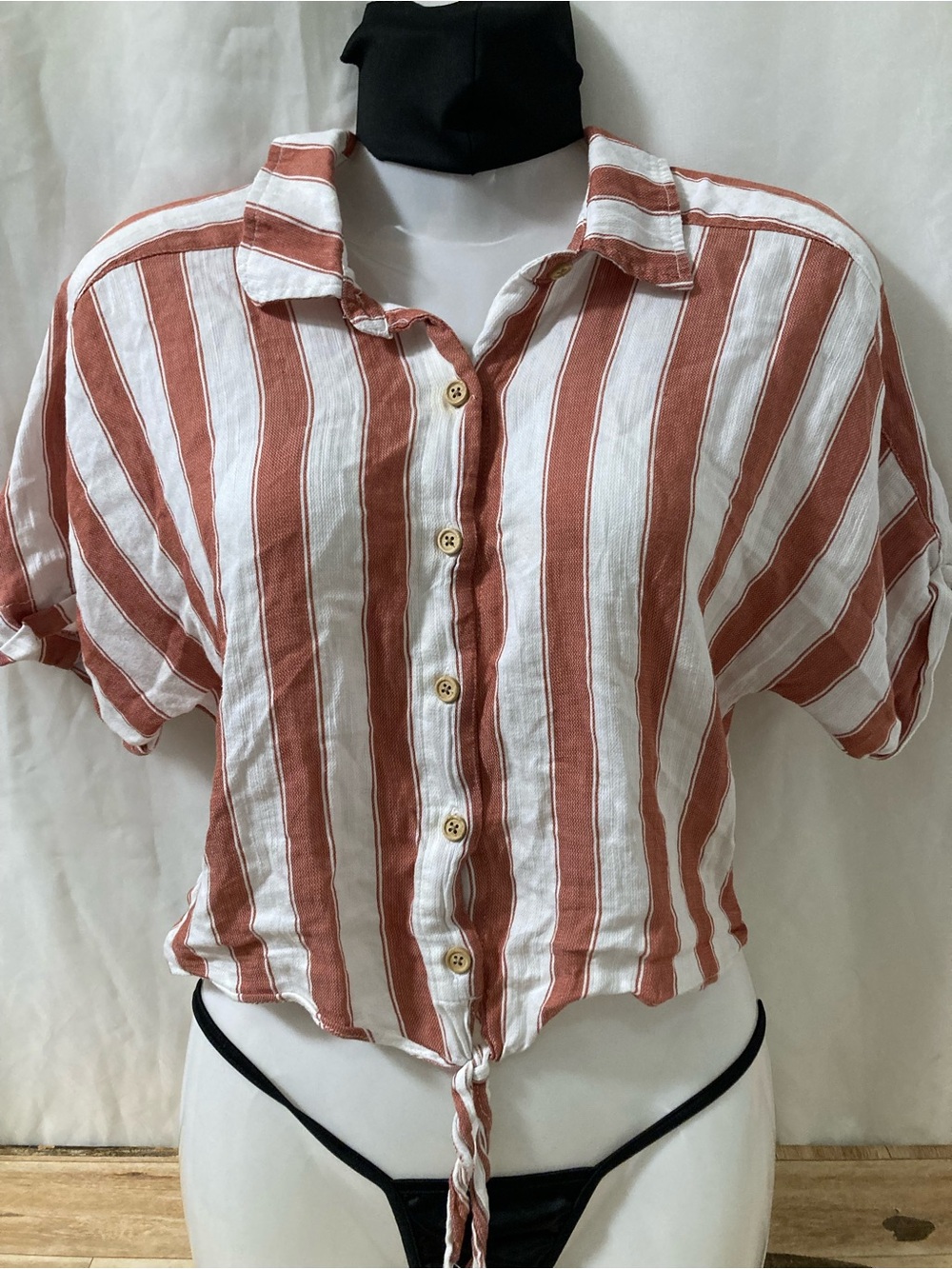 Garage Terracotta Striped Tie Front Cropped Button-Up Shirt Medium